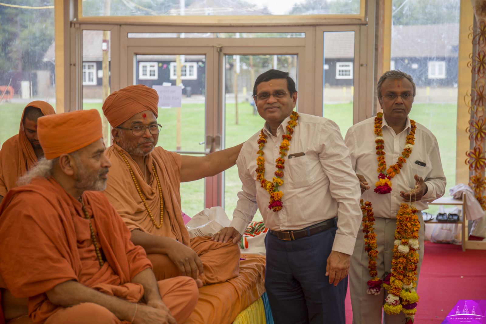 ©1987-2017 SKS Swaminarayan Temple East London